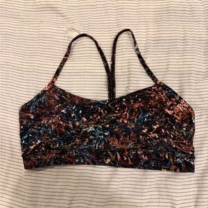 Lululemon “Flow Y Bra Nulu”: light support B/C cup